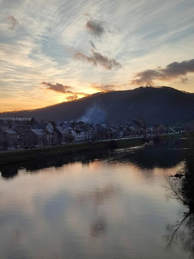 Entre Meuse Et Foret Revin  Exterior photo