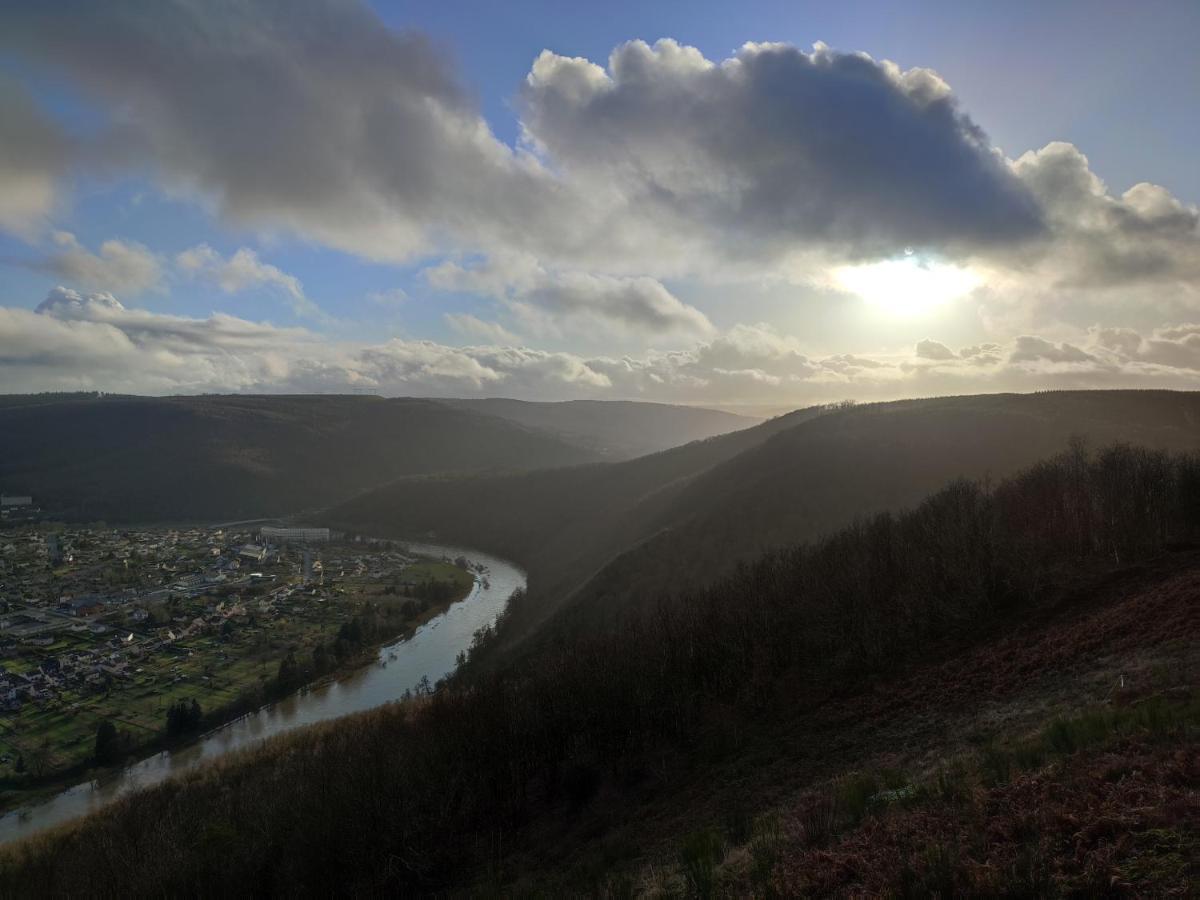 Entre Meuse Et Foret Revin  Exterior photo