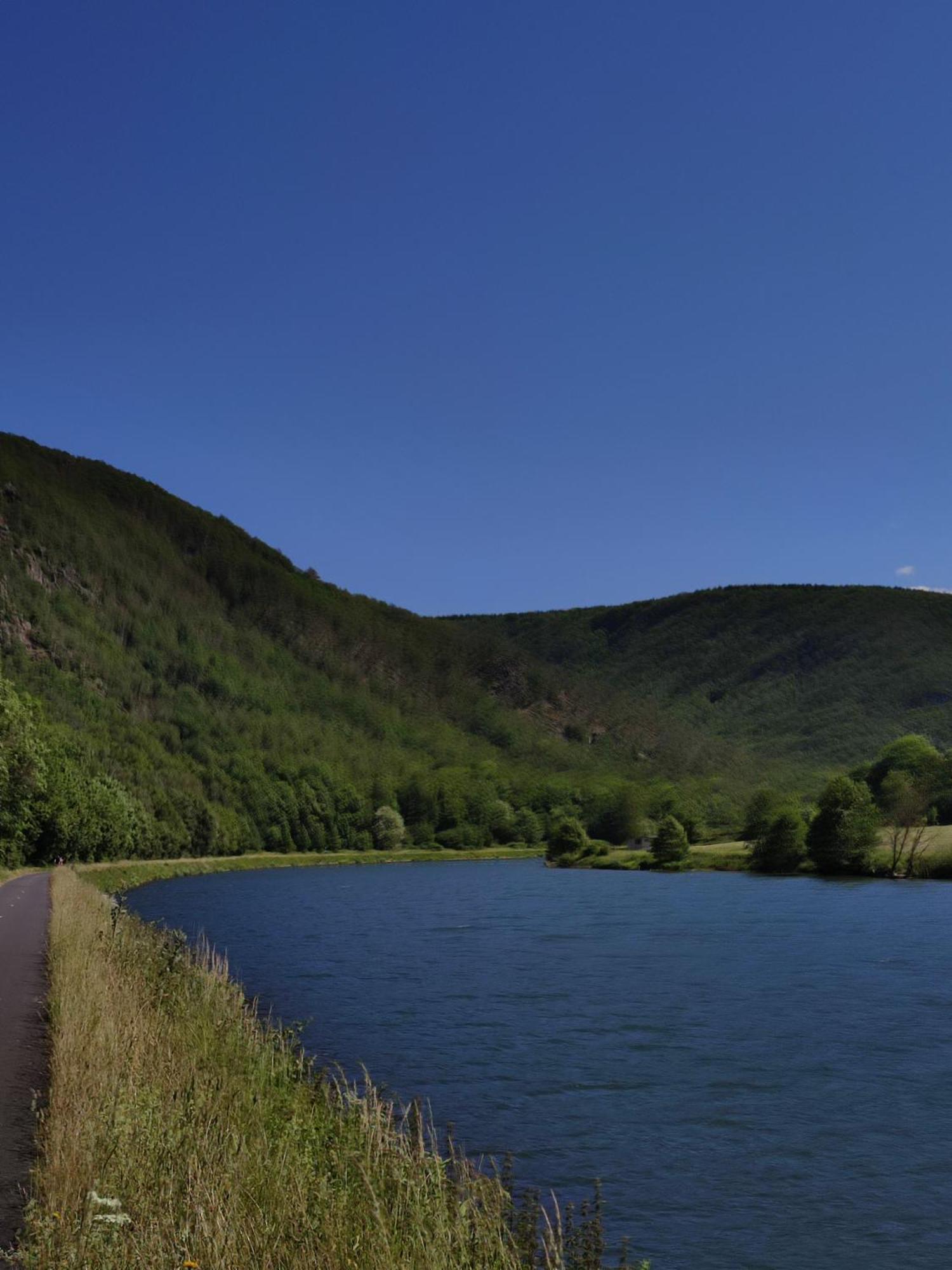 Entre Meuse Et Foret Revin  Exterior photo