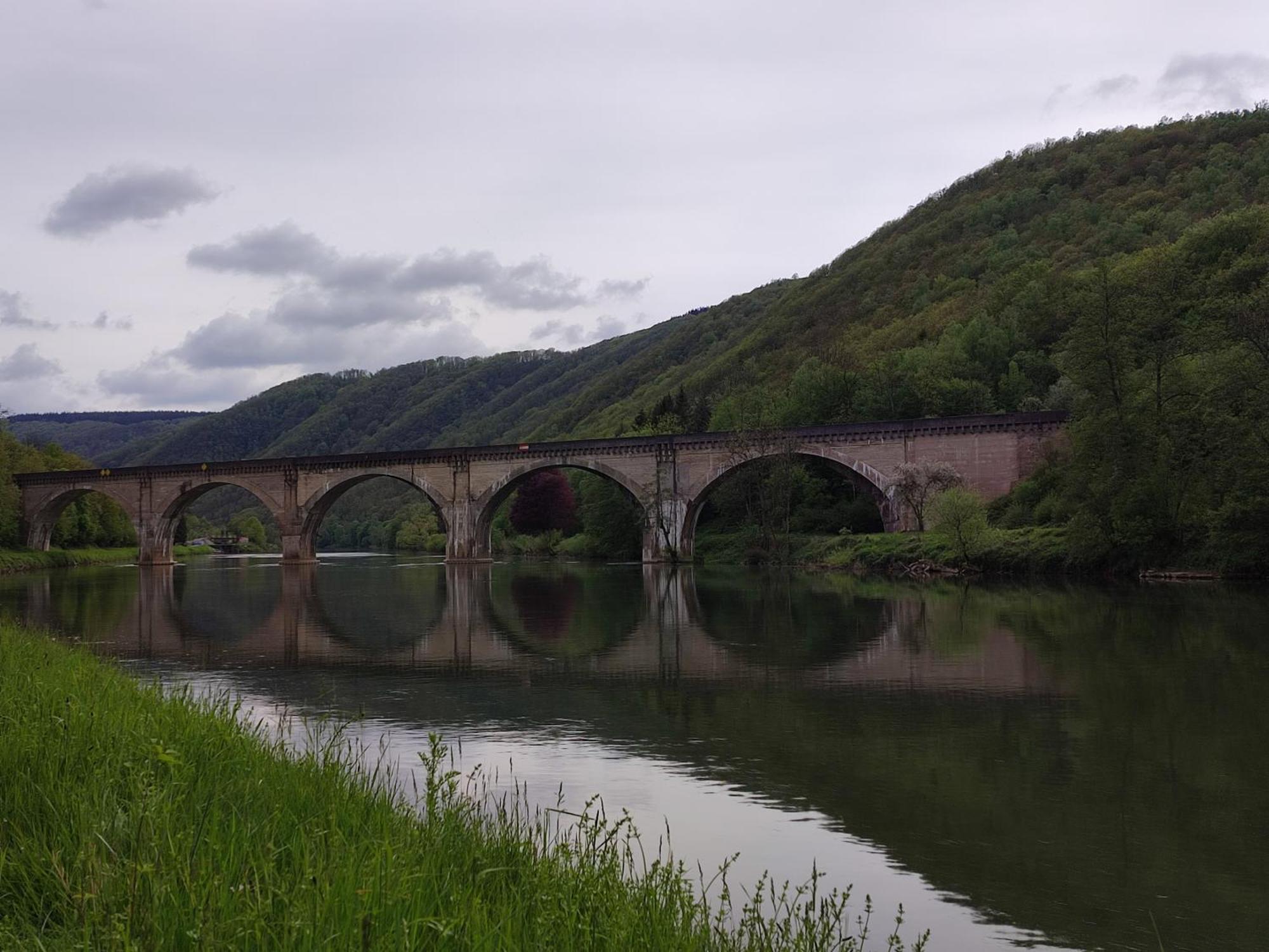 Entre Meuse Et Foret Revin  Exterior photo