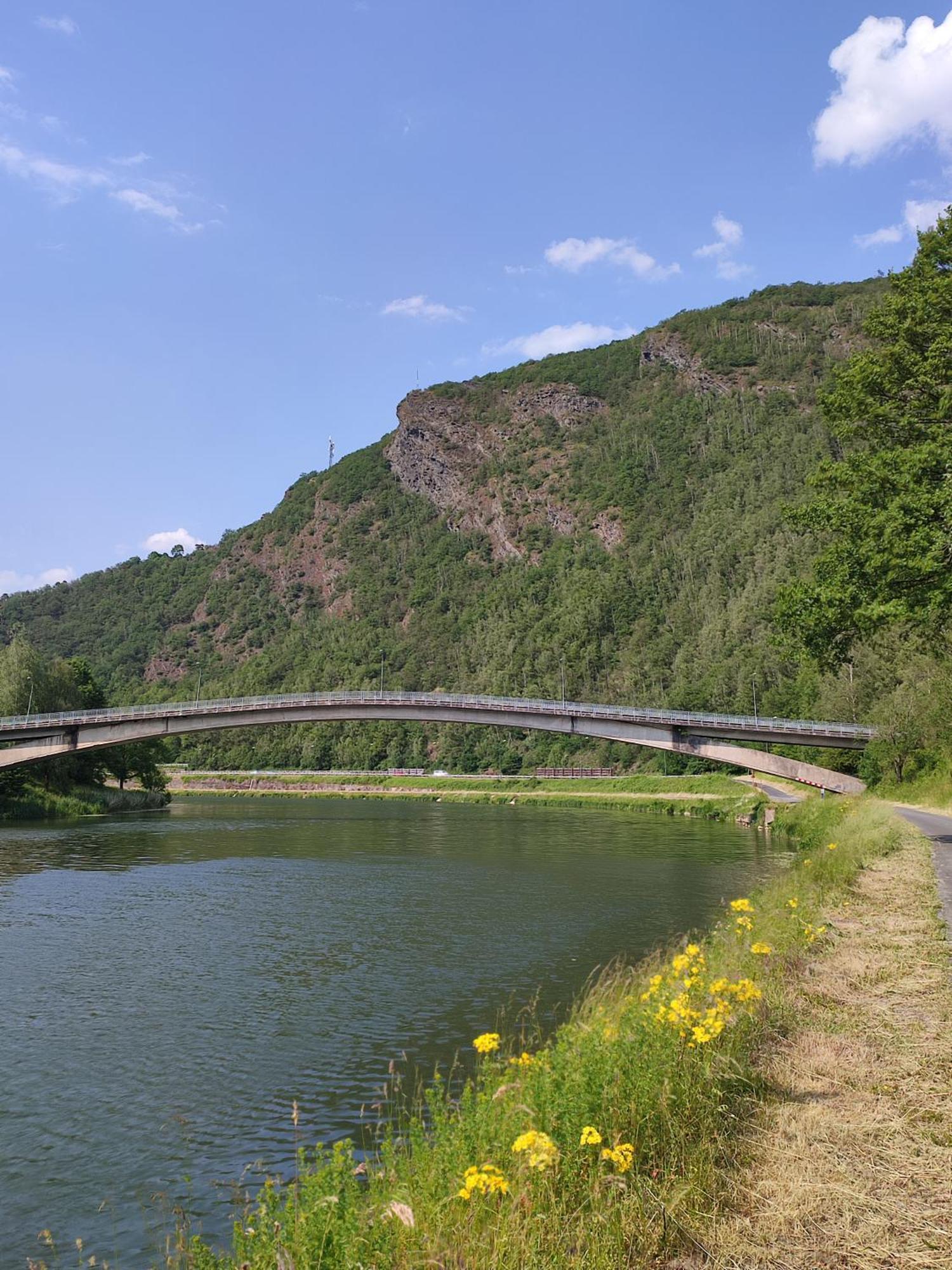 Entre Meuse Et Foret Revin  Exterior photo
